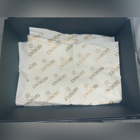 🔥FENDACE FENDI × VERSACE 15"×11"×6"
HUGE XL Empty Box🔥 - Picture 12 of 13